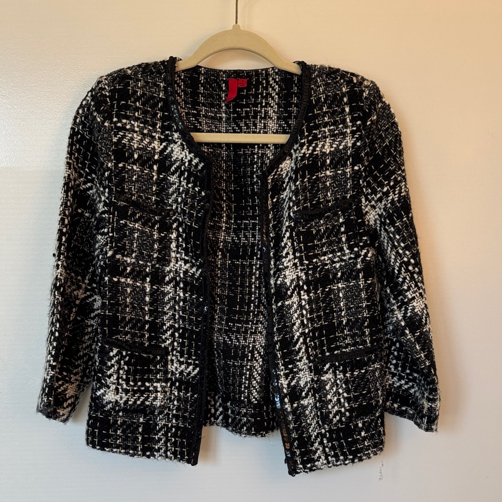 5/48 Black and White Textured Blazer
